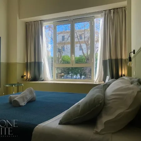 Leone & Restaurant Oda ve Kahvaltı 3*