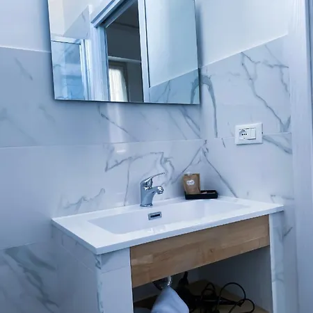 Leone & Restaurant Aic 4*