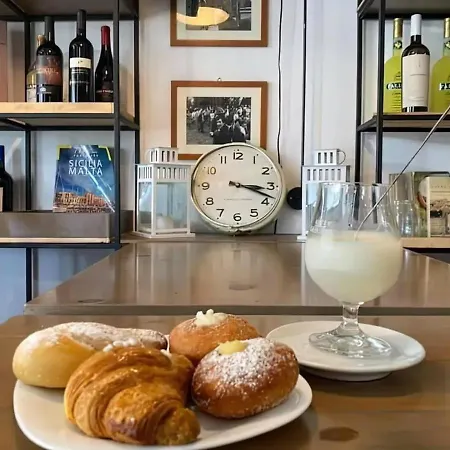 Leone & Restaurant Oda ve Kahvaltı