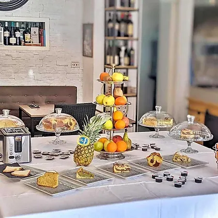 Nocleg ze śniadaniem Leone & Restaurant Aic