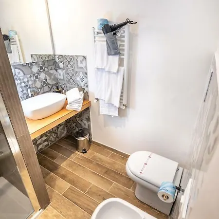 Leone & Restaurant Aic 4*